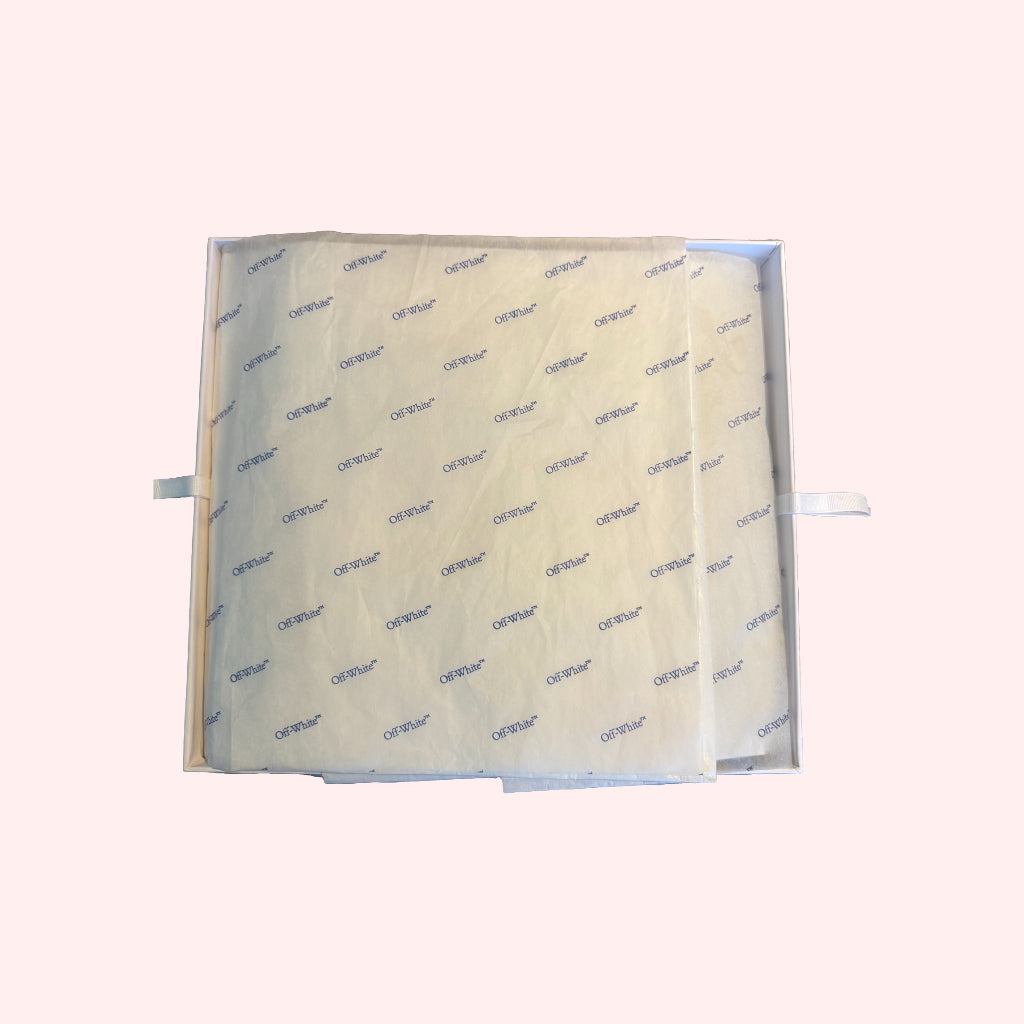 Bolsa Off-White Sculpture