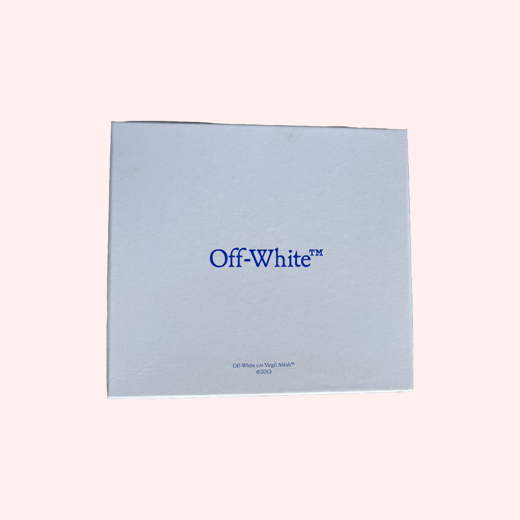 Bolsa Off-White Sculpture